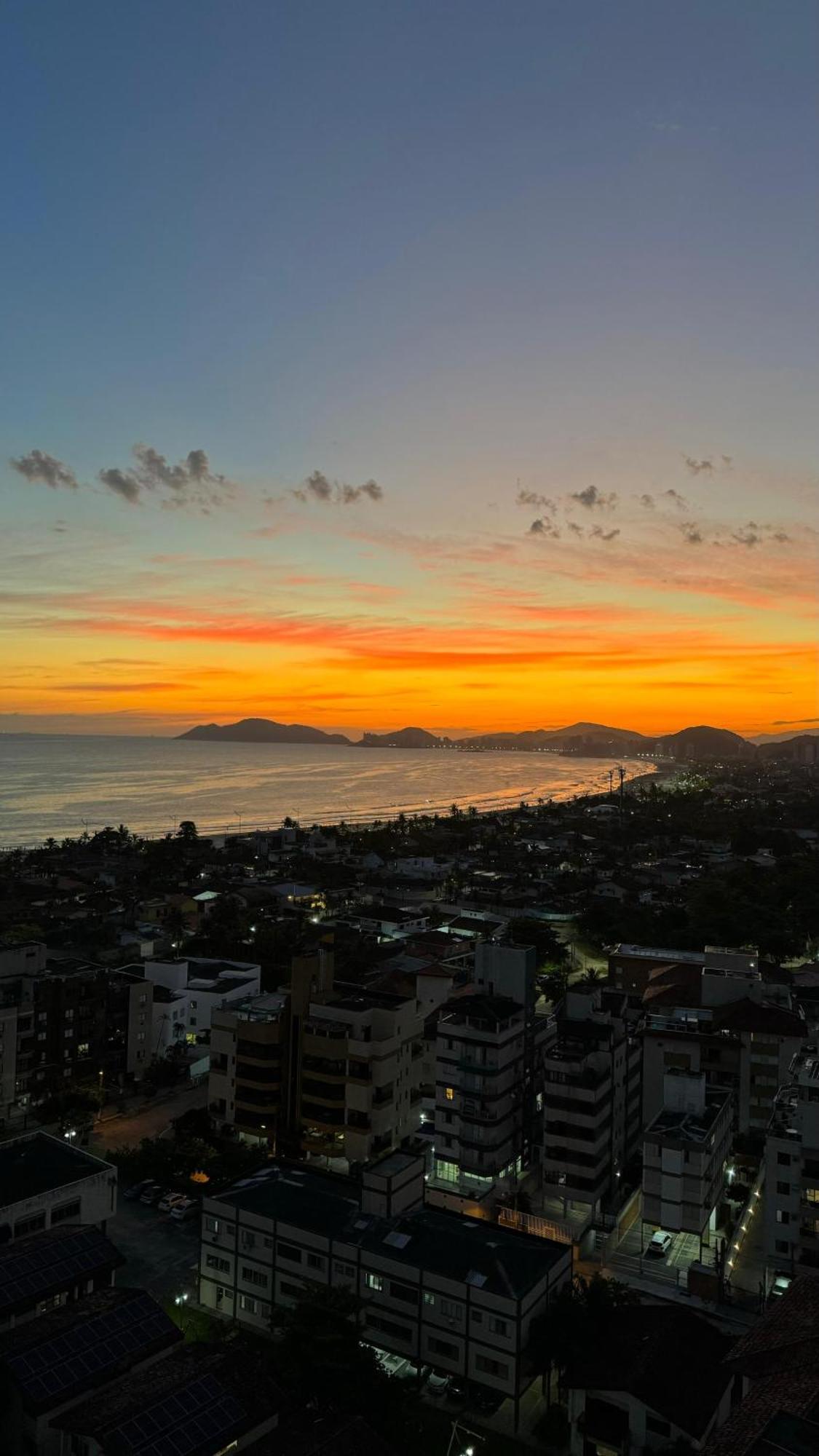 Enseada Apto Novo Vista Mar Гуаружа Экстерьер фото